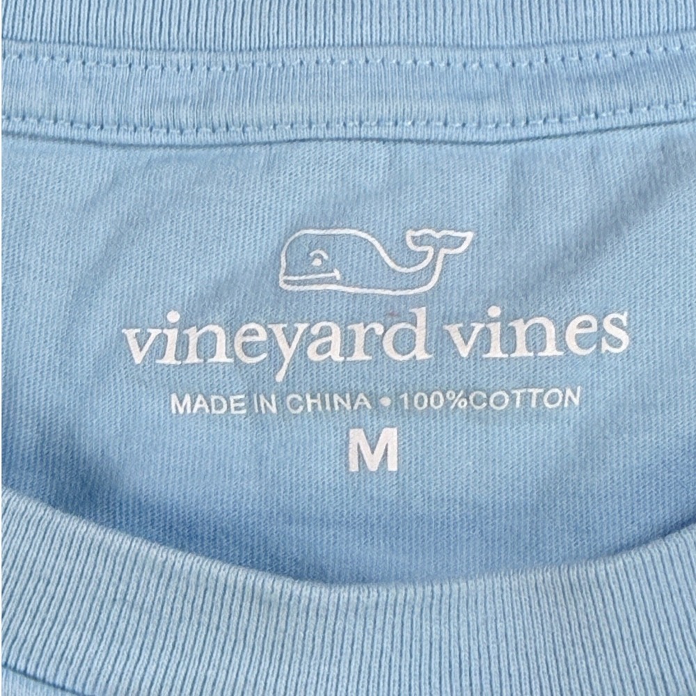 Vineyard Vines Mens T-Shirt Tropical Pineapple Whale Pocket Medium Blue Cotton - Picture 2 of 11